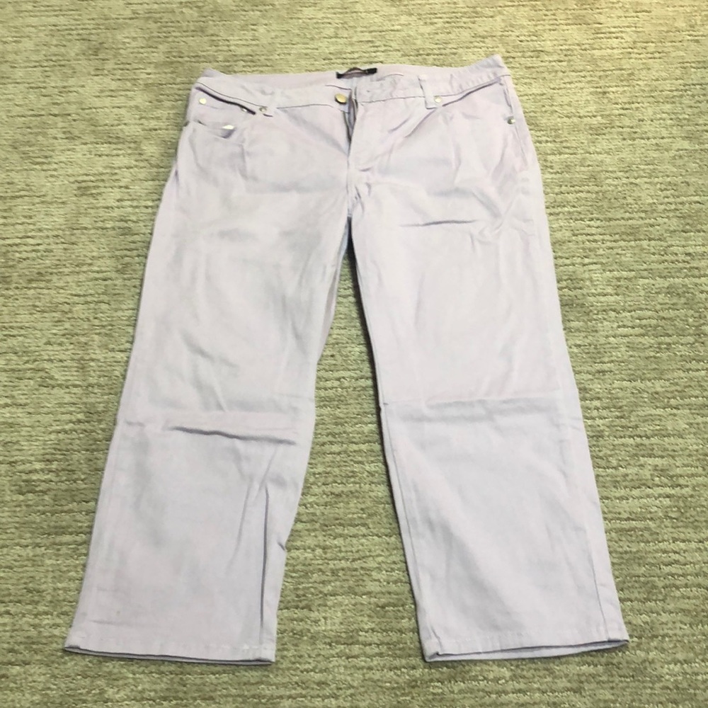 Roz & Ali Lavender Capri Pants